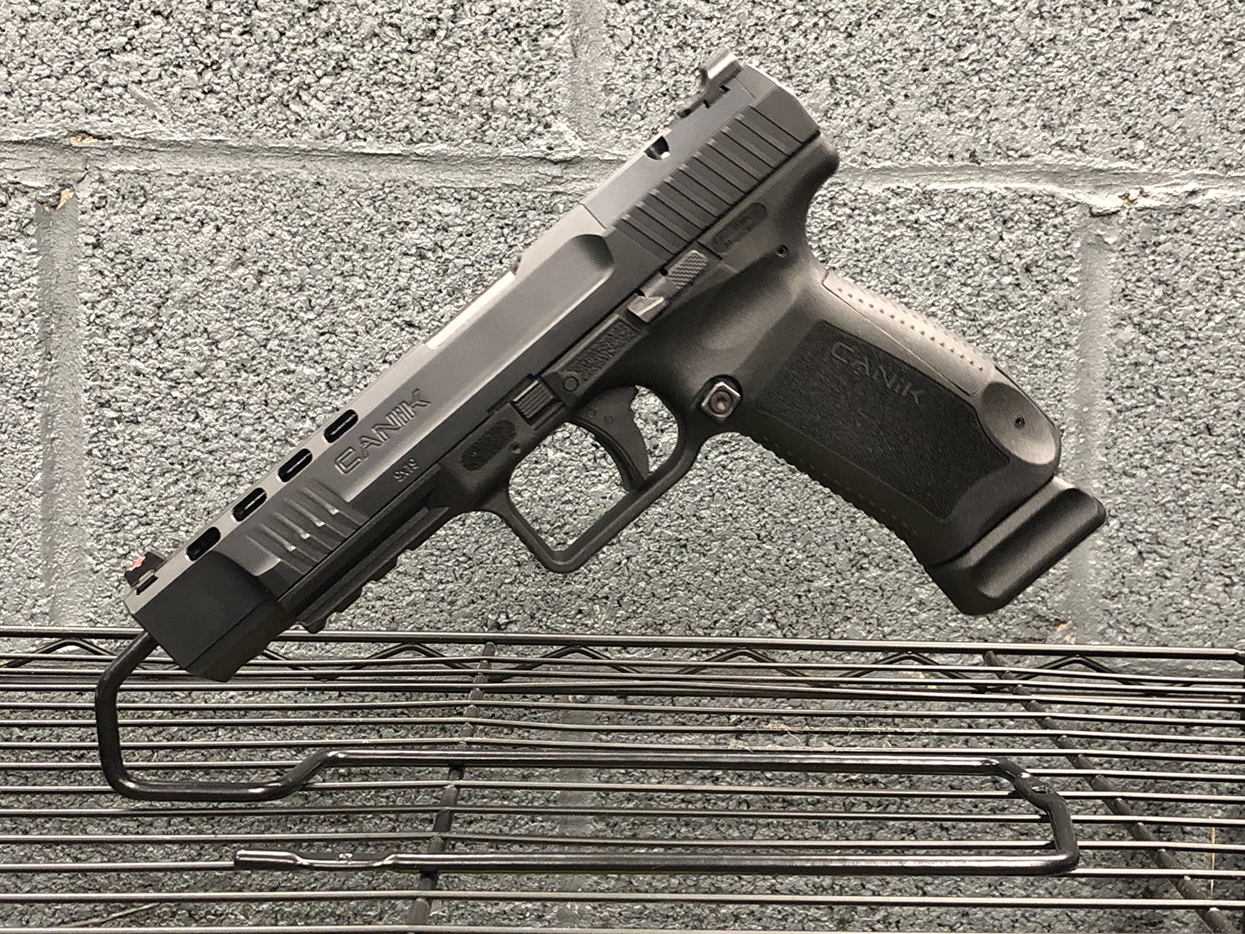 Canik TP9SFx Blackout 9mm, 20+1, Optics Ready, Match Grade Penn